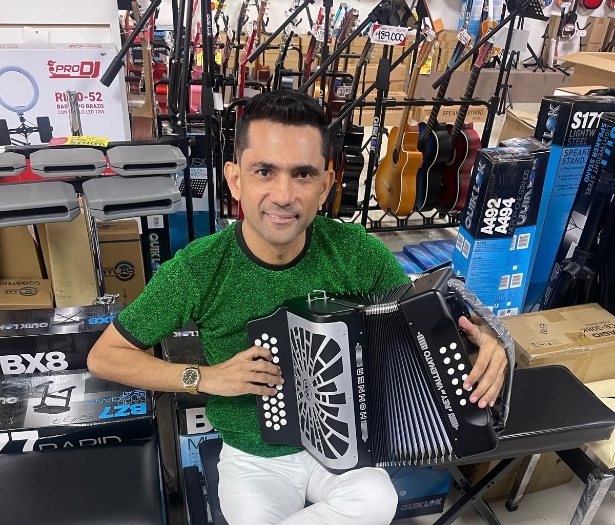 El Rey Vallenato 2025 Iván Zuleta cumple sueños: entregará 50 acordeones y Morano da los primeros pasos